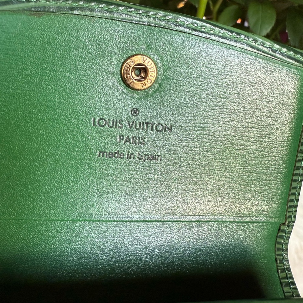Louis Vuitton Epi Green Leather Wallet - Picture 5 of 9